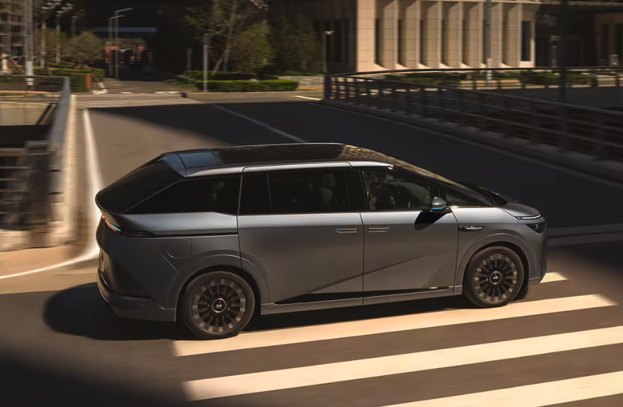 小鹏X9 12月交付5424台创纪录 全年销量同比增126% 海外市场爆发